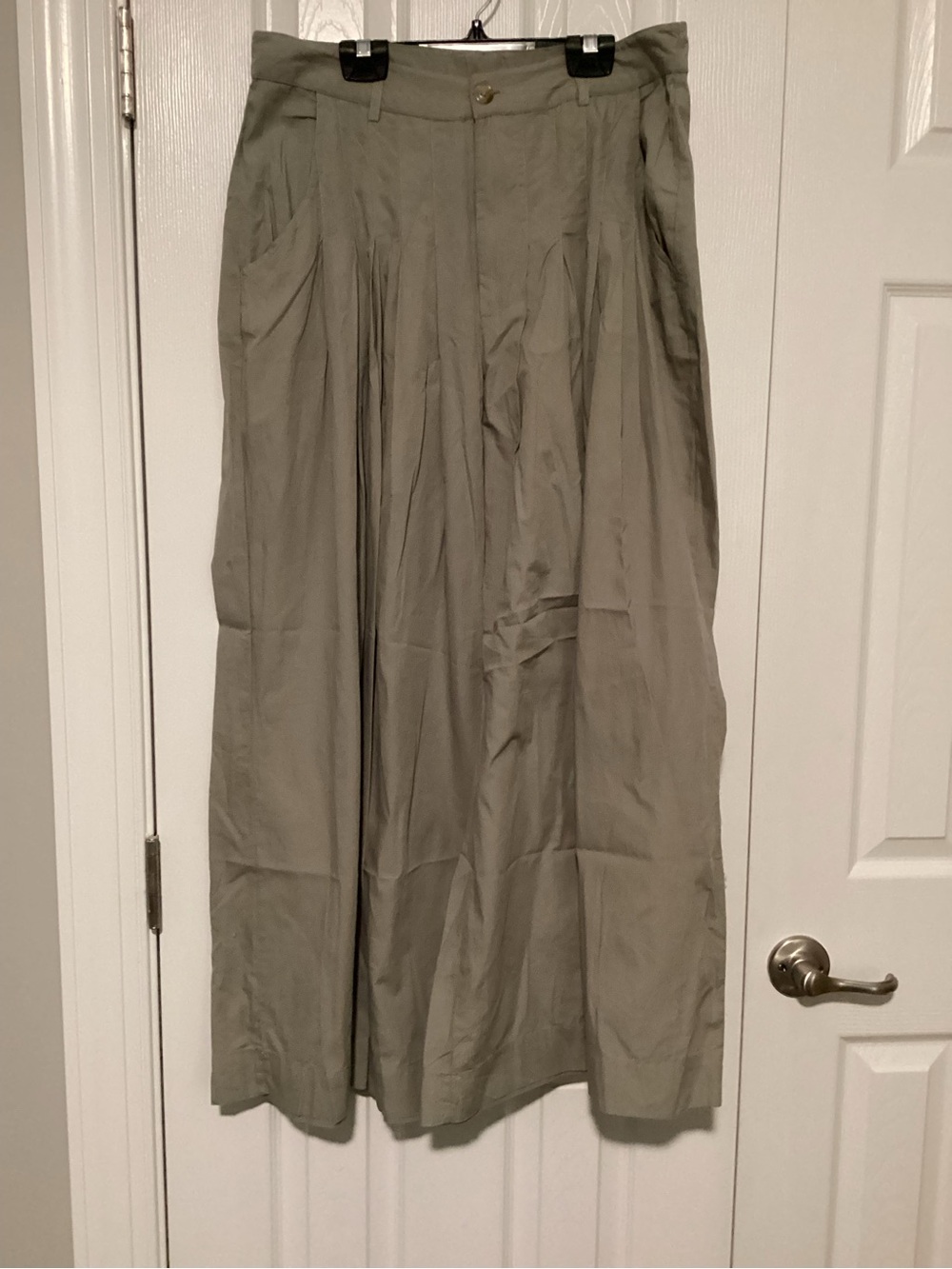 Free People Olive super wide leg pant with Pleated Front